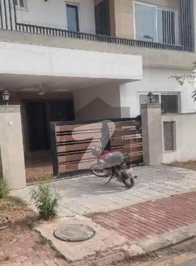 Bahria Enclave 8 Marla House Available For Sale