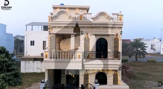 سٹی ہاؤسنگ سوسائٹی سیالکوٹ میں 4 کمروں کا 5 مرلہ مکان 1.6 کروڑ میں برائے فروخت۔