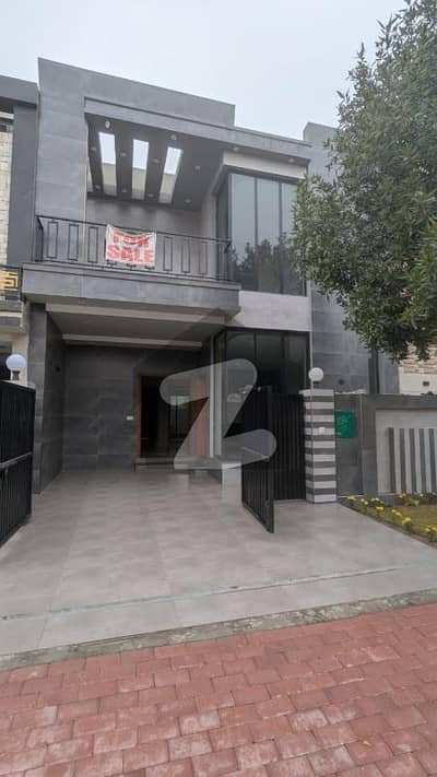 بحریہ آرچرڈ لاہور میں 3 کمروں کا 5 مرلہ مکان 2.15 کروڑ میں برائے فروخت۔