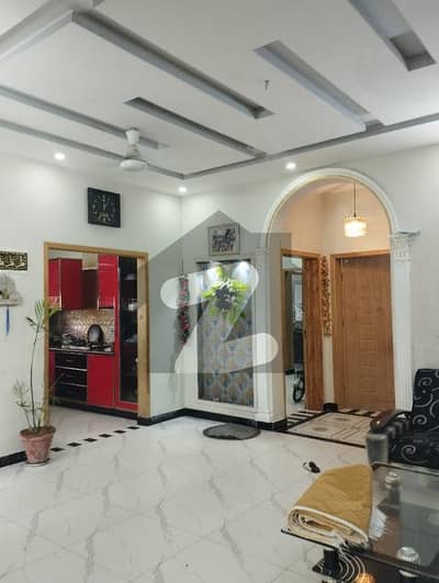 خیابان امین - بلاک این خیابانِ امین,لاہور میں 3 کمروں کا 10 مرلہ مکان 75.0 ہزار میں کرایہ پر دستیاب ہے۔