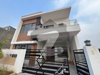 10 Marla Brand New House For Sale