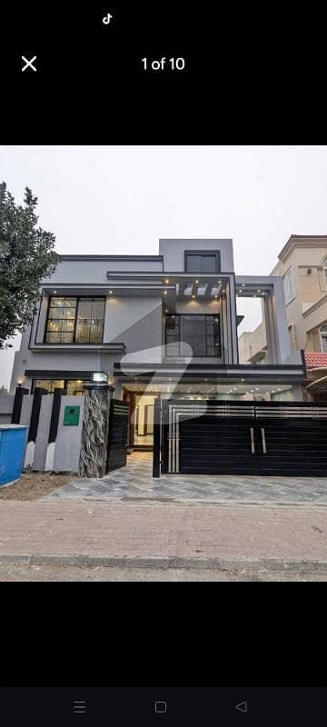 نشیمنِ اقبال فیز 2 نشیمنِ اقبال,لاہور میں 5 کمروں کا 10 مرلہ مکان 3.2 کروڑ میں برائے فروخت۔