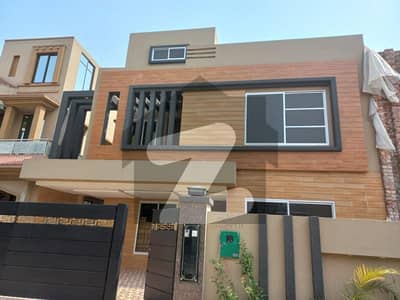 10 Marla Owner Built House For Sale Jasmine Block (Prime Location) 10 Marla Owner Built House For Sale Jasmine Block (Prime Location)