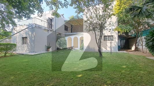 E-7 LIKE A BRAND NEW 05 Bedroom Executive Level House With Beautiful Garden For Rent