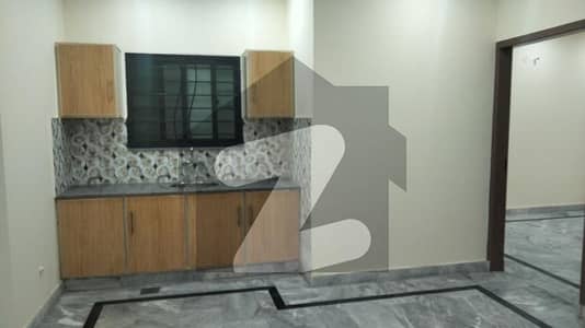 5 MARLA APPARTMENT AVAILABLE FOR RENT