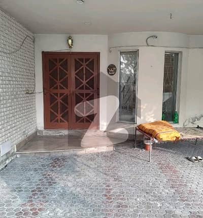 بحریہ ٹاؤن سیکٹر سی بحریہ ٹاؤن,لاہور میں 5 کمروں کا 10 مرلہ مکان 2.99 کروڑ میں برائے فروخت۔ بحریہ ٹاؤن سیکٹر سی بحریہ ٹاؤن,لاہور میں 5 کمروں کا 10 مرلہ مکان 2.99 کروڑ میں برائے فروخت۔