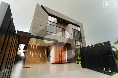 ڈی ایچ اے فیز 6 - بلاک سی فیز 6,ڈیفنس (ڈی ایچ اے),لاہور میں 5 کمروں کا 1 کنال مکان 7.8 کروڑ میں برائے فروخت۔