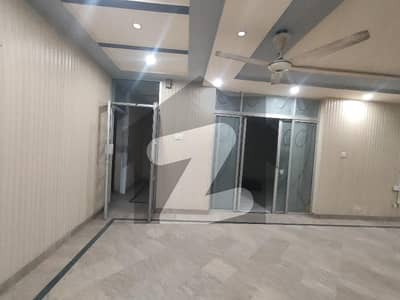 عسکری 1 عسکری,لاہور میں 3 کمروں کا 10 مرلہ فلیٹ 2.65 کروڑ میں برائے فروخت۔