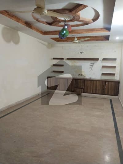 10 Marla Complete House Available For Rent