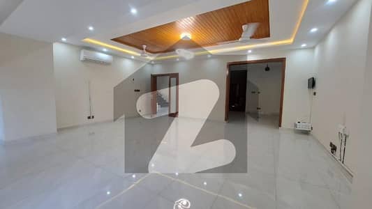 ایف ۔ 7 اسلام آباد میں 5 کمروں کا 1 کنال مکان 10.0 لاکھ میں کرایہ پر دستیاب ہے۔