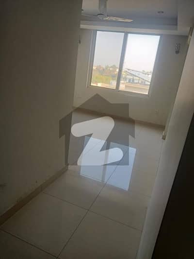 ایف ۔ 11 مرکز ایف ۔ 11,اسلام آباد میں 3 کمروں کا 11 مرلہ فلیٹ 1.5 لاکھ میں کرایہ پر دستیاب ہے۔