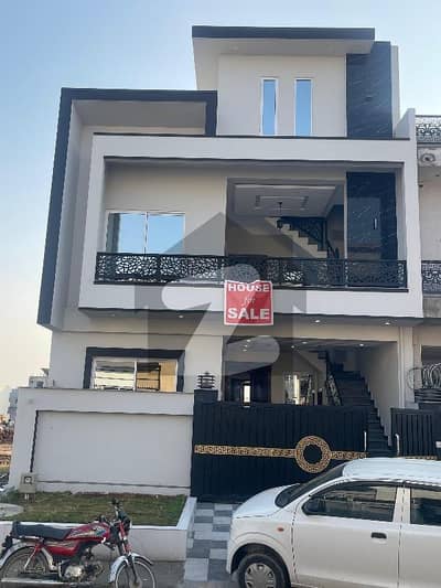 جناح گارڈنز فیز 1 جناح گارڈنز,ایف ای سی ایچ ایس,اسلام آباد میں 4 کمروں کا 5 مرلہ مکان 2.5 کروڑ میں برائے فروخت۔