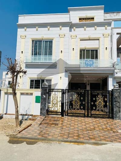 بحریہ آرچرڈ لاہور میں 3 کمروں کا 5 مرلہ مکان 2.1 کروڑ میں برائے فروخت۔