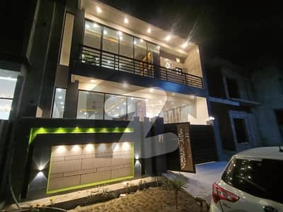 ایڈن ایگزیکیٹو ایڈن گارڈنز,فیصل آباد میں 3 کمروں کا 3 مرلہ مکان 1.8 کروڑ میں برائے فروخت۔