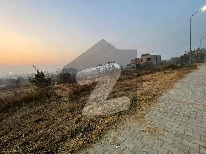 10 Marla plot for sale prime location 10 Marla plot for sale prime location