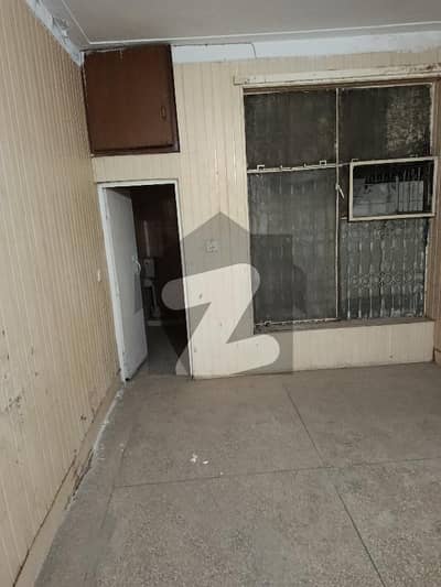 FOR SALE HOUSE 10 MARLA SINGLE STOREY CHIPS FLOOR GOOD INVESTMENT TIME TOP LOCATION MAIN COLLEGE ROAD NEAR BUTT CHOWK TOWNSHIP LAHORE FOR SALE HOUSE 10 MARLA SINGLE STOREY CHIPS FLOOR GOOD INVESTMENT TIME TOP LOCATION MAIN COLLEGE ROAD NEAR BUTT CHOWK TOWNSHIP LAHORE