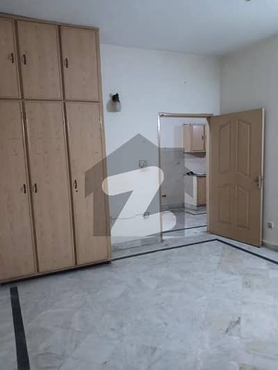 ریونیو سوسائٹی - بلاک بی ریوینیو سوسائٹی,لاہور میں 3 کمروں کا 6 مرلہ بالائی پورشن 50.0 ہزار میں کرایہ پر دستیاب ہے۔