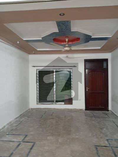 پاکستان ٹاؤن - فیز 1 پاکستان ٹاؤن,اسلام آباد میں 3 کمروں کا 10 مرلہ زیریں پورشن 55.0 ہزار میں کرایہ پر دستیاب ہے۔