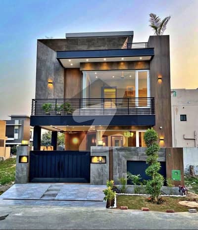 ڈی ایچ اے 9 ٹاؤن ڈیفنس (ڈی ایچ اے),لاہور میں 3 کمروں کا 5 مرلہ مکان 1.1 لاکھ میں کرایہ پر دستیاب ہے۔