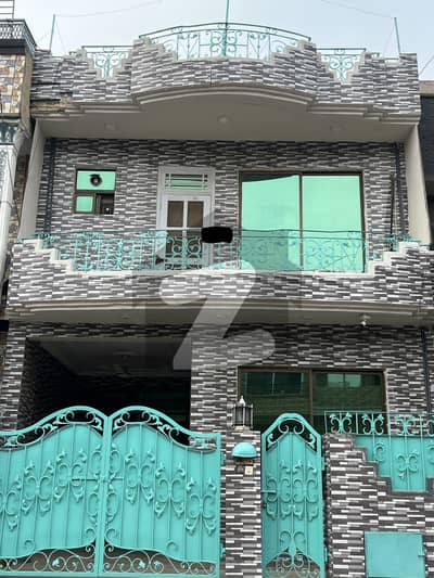 جی ۔ 11 اسلام آباد میں 4 کمروں کا 6 مرلہ مکان 1.6 لاکھ میں کرایہ پر دستیاب ہے۔