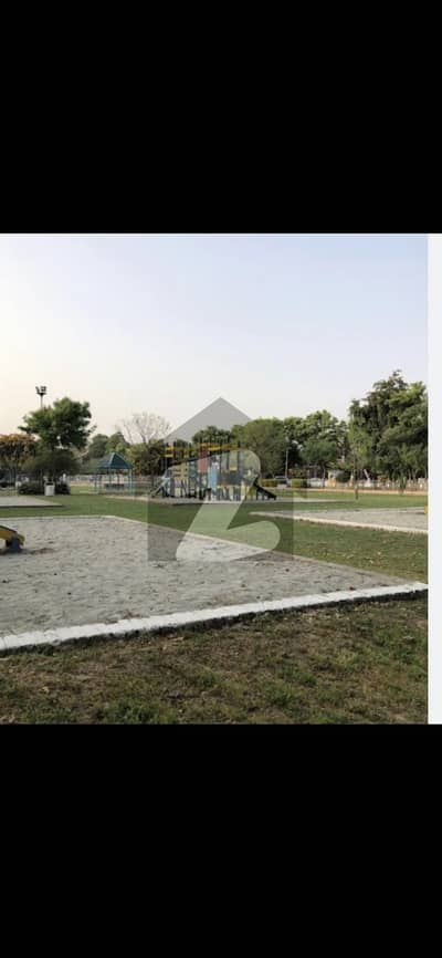 جی ۔ 13 اسلام آباد میں 10 مرلہ رہائشی پلاٹ 6.0 کروڑ میں برائے فروخت۔