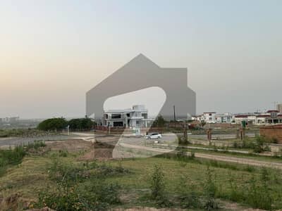 گلبرگ گرینز ۔ بلاک بی گلبرگ گرینز,گلبرگ,اسلام آباد میں 4 کنال رہائشی پلاٹ 9.5 کروڑ میں برائے فروخت۔