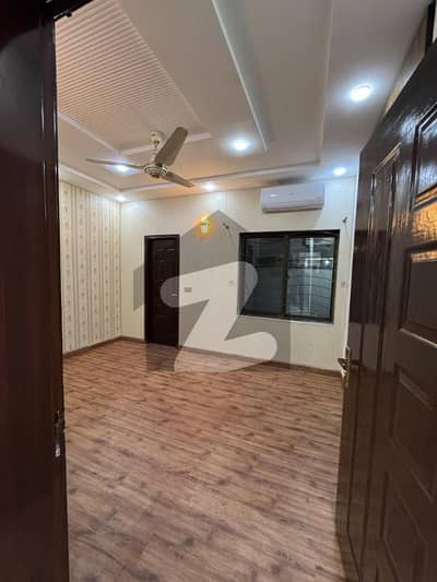 ملٹری اکاؤنٹس ہاؤسنگ سوسائٹی لاہور میں 3 کمروں کا 4 مرلہ مکان 1.6 کروڑ میں برائے فروخت۔