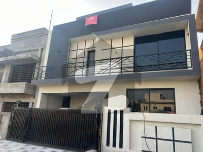 جناح گارڈنز فیز 1 جناح گارڈنز,ایف ای سی ایچ ایس,اسلام آباد میں 3 کمروں کا 6 مرلہ مکان 2.5 کروڑ میں برائے فروخت۔