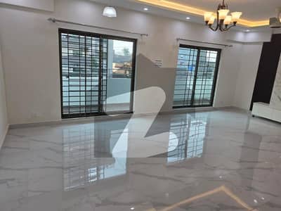 عسکری 11 ۔ سیکٹر بی اپارٹمنٹس عسکری 11,عسکری,لاہور میں 3 کمروں کا 10 مرلہ فلیٹ 3.55 کروڑ میں برائے فروخت۔