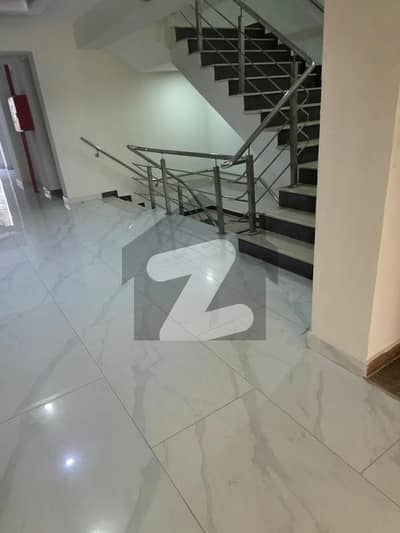 عسکری 11 ۔ سیکٹر بی اپارٹمنٹس عسکری 11,عسکری,لاہور میں 3 کمروں کا 10 مرلہ فلیٹ 3.5 کروڑ میں برائے فروخت۔