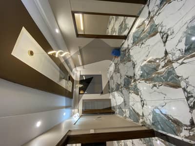 گلشنِ اقبال - بلاک 13 اے گلشنِ اقبال,گلشنِ اقبال ٹاؤن,کراچی میں 3 کمروں کا 8 مرلہ فلیٹ 3.5 کروڑ میں برائے فروخت۔