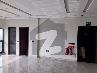 ڈی ایچ اے فیز 8 - کمرشل براڈوے ڈی ایچ اے فیز 8,ڈیفنس (ڈی ایچ اے),لاہور میں 4 مرلہ دفتر 55.0 ہزار میں کرایہ پر دستیاب ہے۔