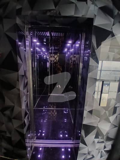 ڈی ایچ اے فیز 8 - کمرشل براڈوے ڈی ایچ اے فیز 8,ڈیفنس (ڈی ایچ اے),لاہور میں 1 کمرے کا 4 مرلہ دفتر 57.0 ہزار میں کرایہ پر دستیاب ہے۔