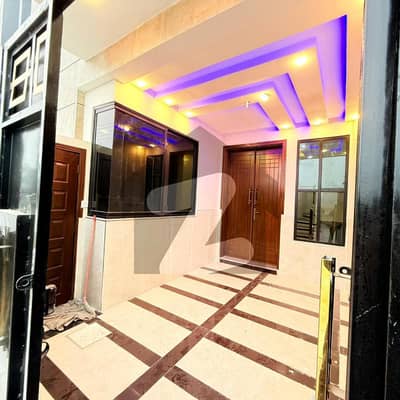 عابد گارڈن مین کینال بینک روڈ,لاہور میں 3 کمروں کا 3 مرلہ مکان 1.24 کروڑ میں برائے فروخت۔