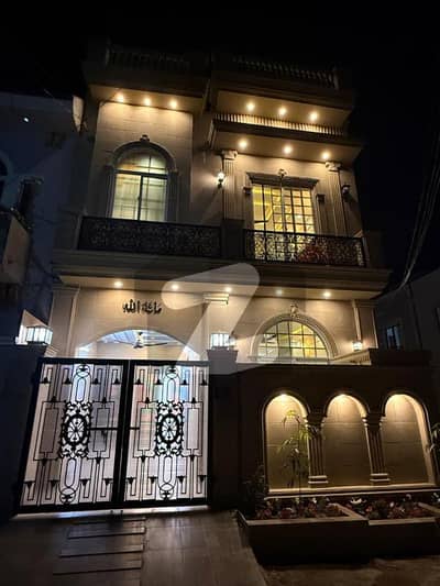 یونین گرین کالج روڈ,لاہور میں 5 کمروں کا 3 مرلہ مکان 1.75 کروڑ میں برائے فروخت۔