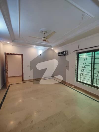 جی ۔ 10/2 جی ۔ 10,اسلام آباد میں 3 کمروں کا 1 کنال زیریں پورشن 1.7 لاکھ میں کرایہ پر دستیاب ہے۔