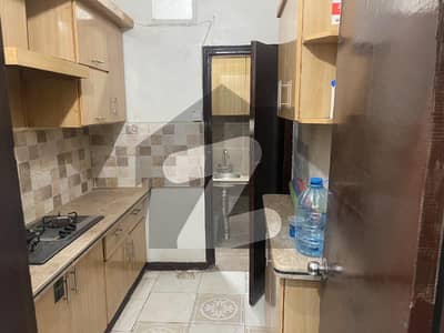 ڈی ایچ اے فیز 5 ڈی ایچ اے ڈیفینس,کراچی میں 3 کمروں کا 5 مرلہ فلیٹ 85.0 لاکھ میں برائے فروخت۔