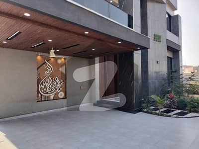 بحریہ ٹاؤن سیکٹر ای بحریہ ٹاؤن,لاہور میں 1 کنال مکان 7.25 کروڑ میں برائے فروخت۔ بحریہ ٹاؤن سیکٹر ای بحریہ ٹاؤن,لاہور میں 1 کنال مکان 7.25 کروڑ میں برائے فروخت۔