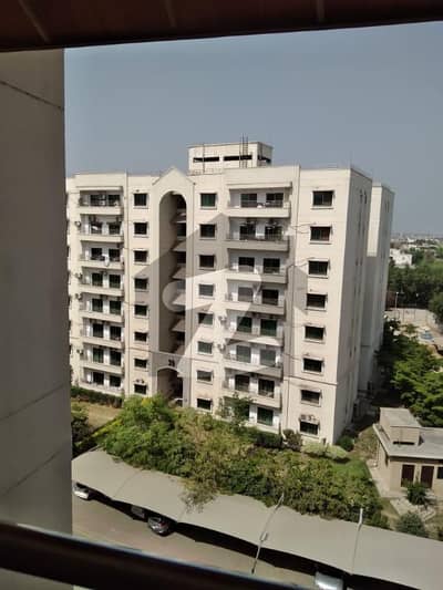 عسکری 11 ۔ سیکٹر بی اپارٹمنٹس عسکری 11,عسکری,لاہور میں 3 کمروں کا 10 مرلہ فلیٹ 1.2 لاکھ میں کرایہ پر دستیاب ہے۔