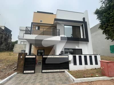 بحریہ انکلیو - سیکٹر ایچ بحریہ انکلیو,بحریہ ٹاؤن,اسلام آباد میں 3 کمروں کا 5 مرلہ مکان 2.5 کروڑ میں برائے فروخت۔