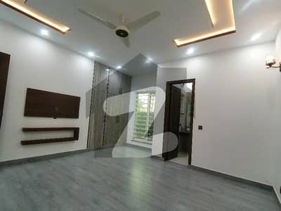 A Prime Location 10 Marla House Located In Jubilee Town Is Available For rent