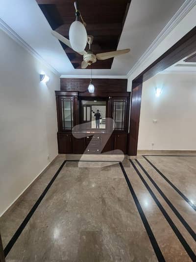 E11/4 10 Marla Ground Portion 3 Bedroom For Rent