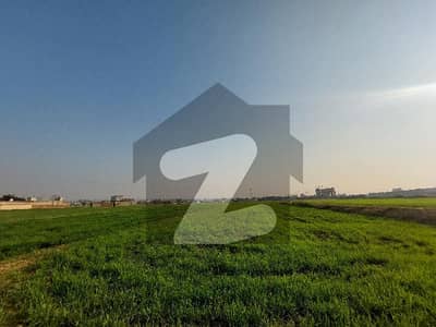 راوت انڈسٹریل اسٹیٹ راولپنڈی میں 8 کنال صنعتی زمین 11.5 کروڑ میں برائے فروخت۔