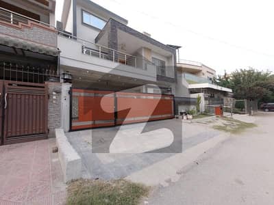 جی ۔ 15 اسلام آباد میں 6 کمروں کا 12 مرلہ مکان 1.52 لاکھ میں کرایہ پر دستیاب ہے۔