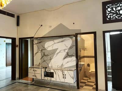 ڈی ایچ اے فیز 6 ڈیفنس (ڈی ایچ اے),لاہور میں 4 کمروں کا 10 مرلہ مکان 2.3 لاکھ میں کرایہ پر دستیاب ہے۔