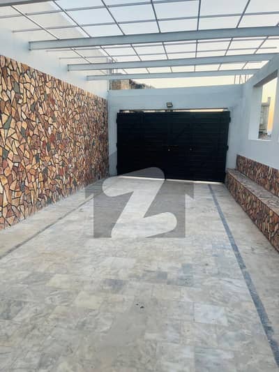 بنی گالہ اسلام آباد میں 2 کمروں کا 10 مرلہ زیریں پورشن 80.0 ہزار میں کرایہ پر دستیاب ہے۔