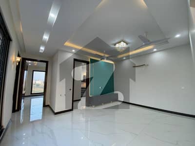 1 KANAL UPPER PORTION FOR RENT IN DHA PHASE 8 1 KANAL UPPER PORTION FOR RENT IN DHA PHASE 8