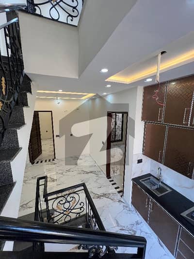 پاک عرب ہاؤسنگ سوسائٹی فیز 1 پاک عرب ہاؤسنگ سوسائٹی,لاہور میں 2 کمروں کا 3 مرلہ بالائی پورشن 25.0 ہزار میں کرایہ پر دستیاب ہے۔ پاک عرب ہاؤسنگ سوسائٹی فیز 1 پاک عرب ہاؤسنگ سوسائٹی,لاہور میں 2 کمروں کا 3 مرلہ بالائی پورشن 25.0 ہزار میں کرایہ پر دستیاب ہے۔