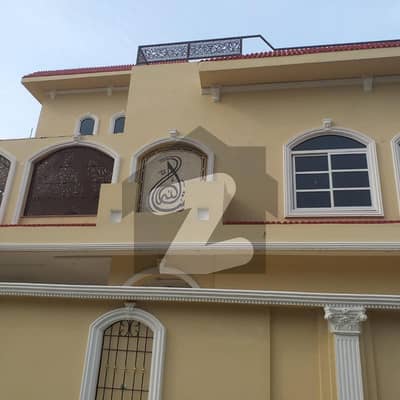 پی آئی اے ہاؤسنگ سکیم لاہور میں 6 کمروں کا 1 کنال مکان 7.5 کروڑ میں برائے فروخت۔ پی آئی اے ہاؤسنگ سکیم لاہور میں 6 کمروں کا 1 کنال مکان 7.5 کروڑ میں برائے فروخت۔