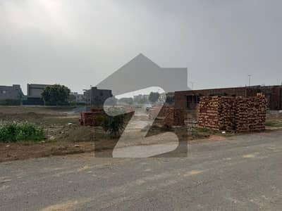 1 kanal Pair Plots 702 + 703 Available For Sale